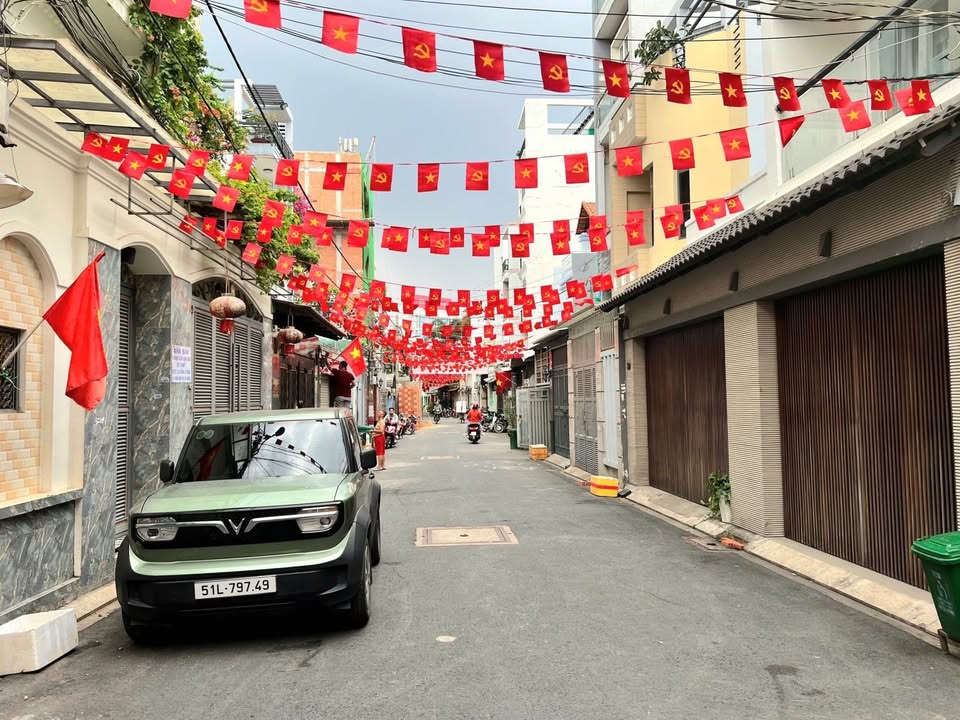 Nhà Mặt Tiền Nội Bộ Tân Phú 106m² - 12 Tỷ, 4PN, Sân Vườn