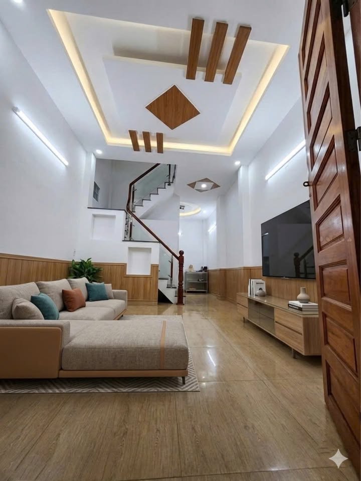 Nhà Riêng Lương Văn Can Q.8 3.5 tỷ - Sẵn sàng ở ngay!