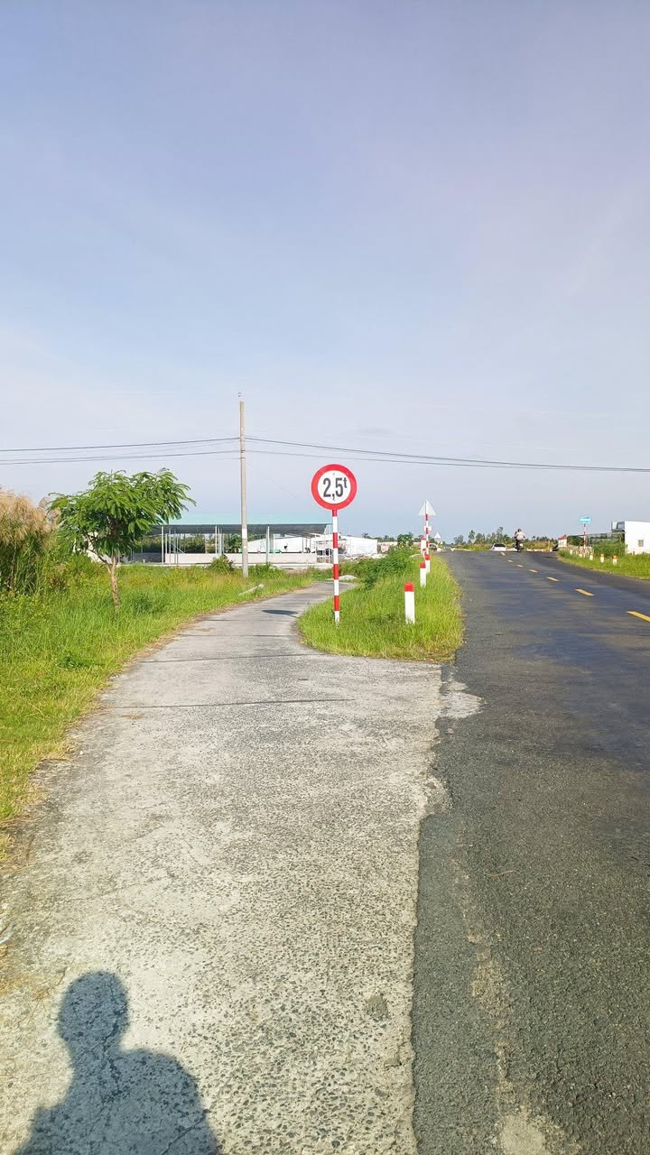 Bán Đất Nền Mặt Tiền 700m² Đường Đông Tây, Cái Nước, Cà Mau - Giá Tốt