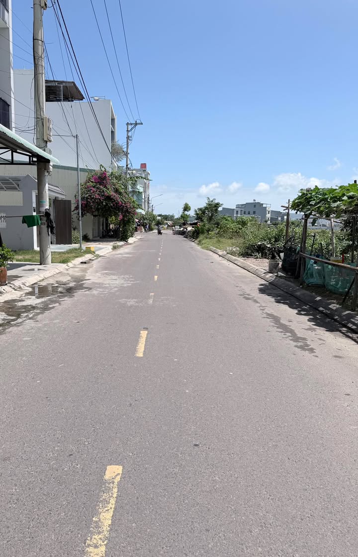 Nhà Mặt Tiền Trần Khát Chân, Quy Nhơn - 71m² View Sông, 4 Tỷ TL