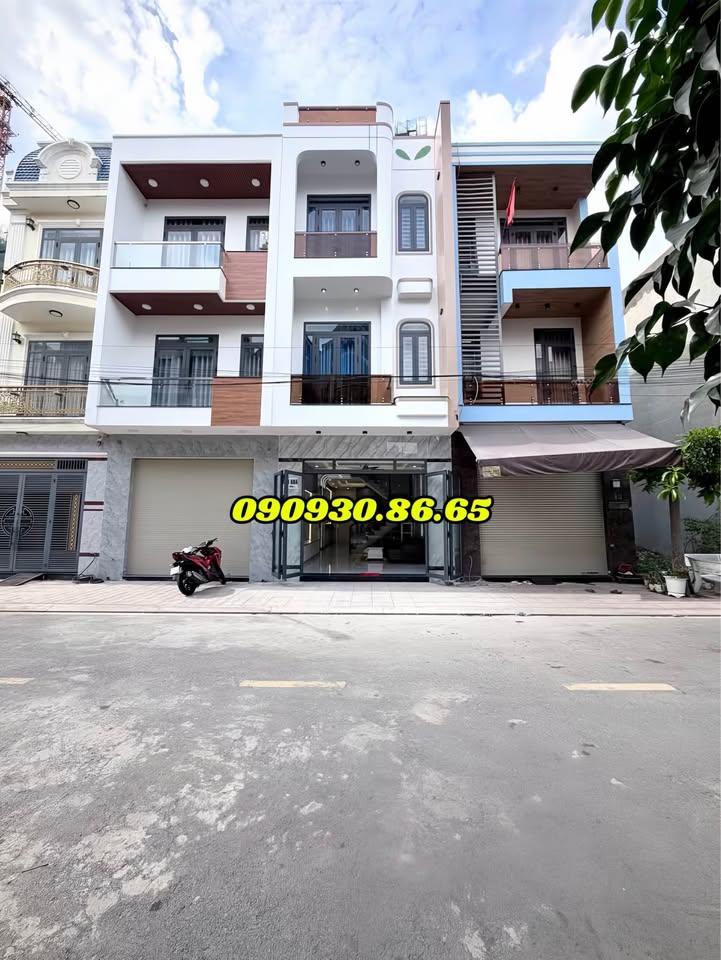 Nhà Sổ Riêng Dĩ An 67.5m² - 3 Lầu Gần Vincom 550, Giá 5.95 Tỷ
