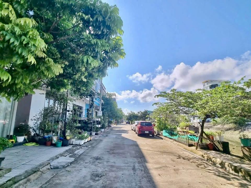 Nhà 4 Tầng Đẹp 60m² Hướng Nam - Khu 9 Cao Xanh, Hạ Long - Sẵn Sàng Vào Ở