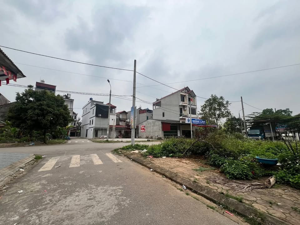 Đất thổ cư 300m² có nhà cấp 4, gần chợ Vồng - Tân Yên, Bắc Giang