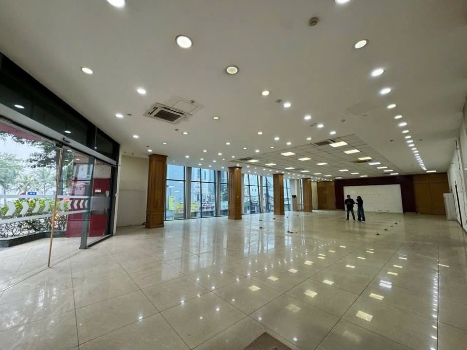 Tòa Nhà Mặt Phố View Hồ Tây - 500m² x 5 Tầng - Kinh Doanh Đắc Lợi