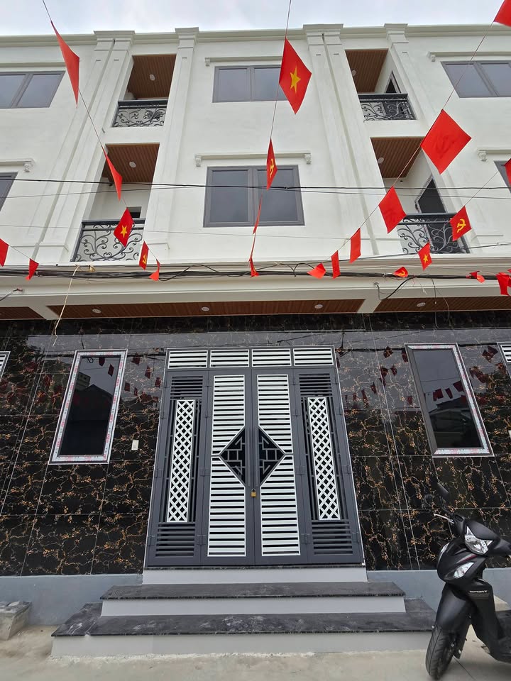 Nhà riêng Quảng Thịnh 50m² giá 2 tỷ - Giá tốt hiếm có!