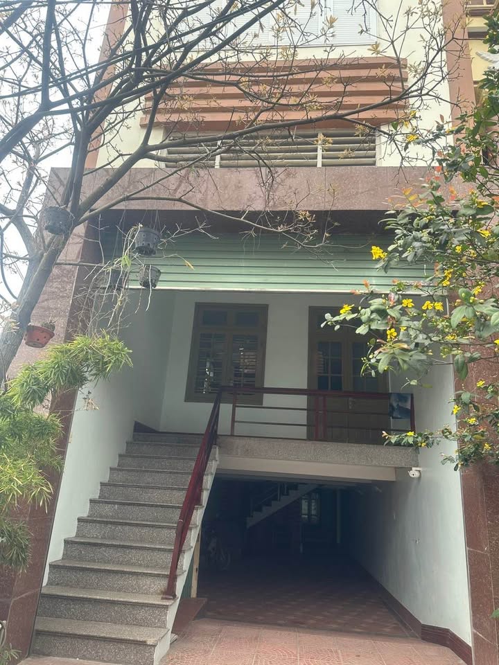 Cho thuê nhà 4 tầng nguyên căn Phường Phan Đình Phùng, Thái Nguyên - Full nội thất, giá 7 triệu