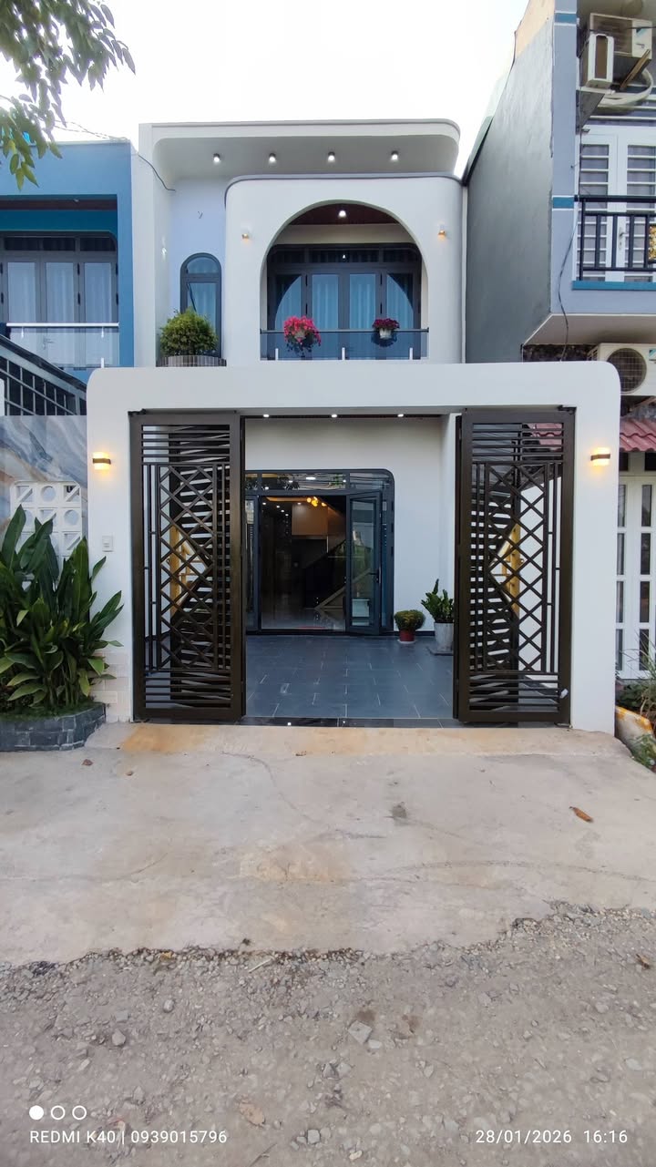 Nhà 3 Tầng Mỹ Hạnh Bắc, Long An - 102m² Sổ Hồng Riêng, Gần Hóc Môn