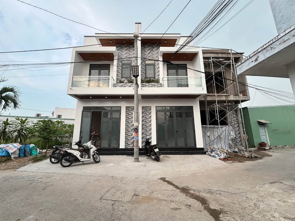 Nhà 2 Lầu Hẻm Thông Nguyễn Trung Ngạn, Rạch Giá - 67.43m² Giá 1.85 Tỷ TL