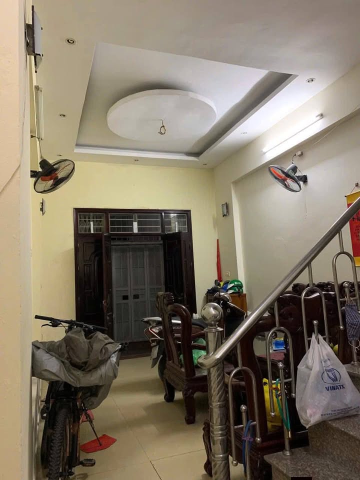 Cho thuê nhà 40m² Nguyễn Khang, Cầu Giấy - 4PN, 4 Tầng - 15 Triệu/tháng