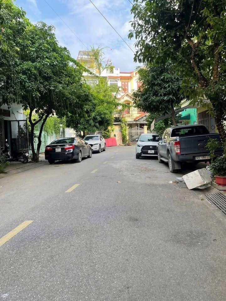 Nhà 3 Tầng Mặt Tiền Đinh Tiên Hoàng, Phủ Lý - 3.2 Tỷ, Sẵn Sàng Ở Ngay