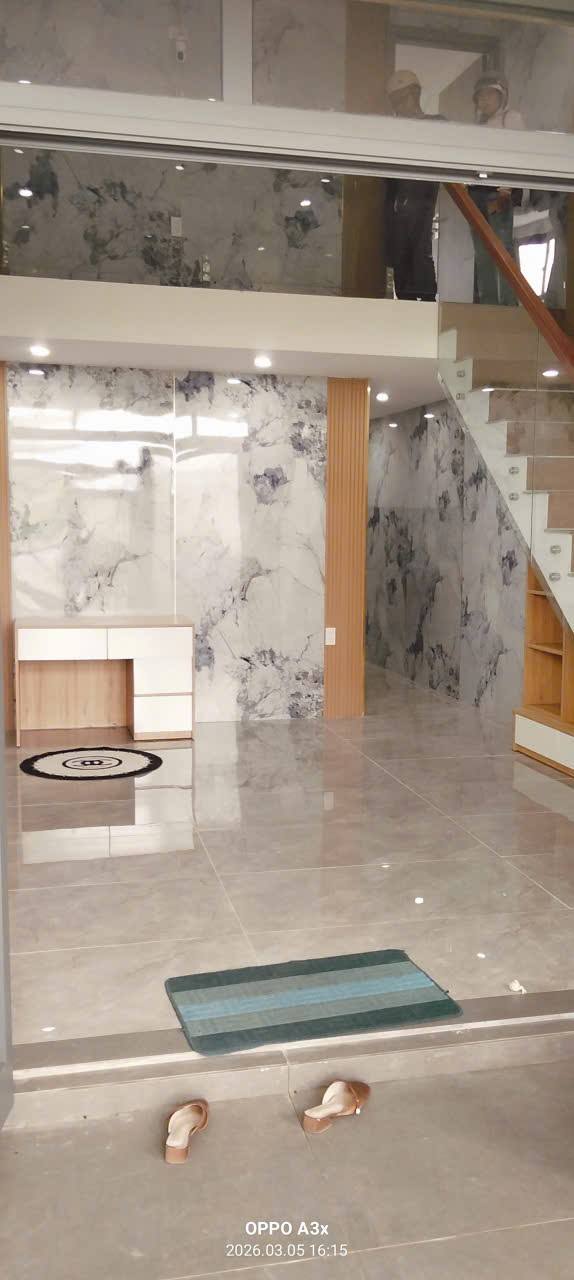 Nhà Hoàng Minh Thảo 72m² - Ô tô vào tận nhà, giá 1.7 tỷ!