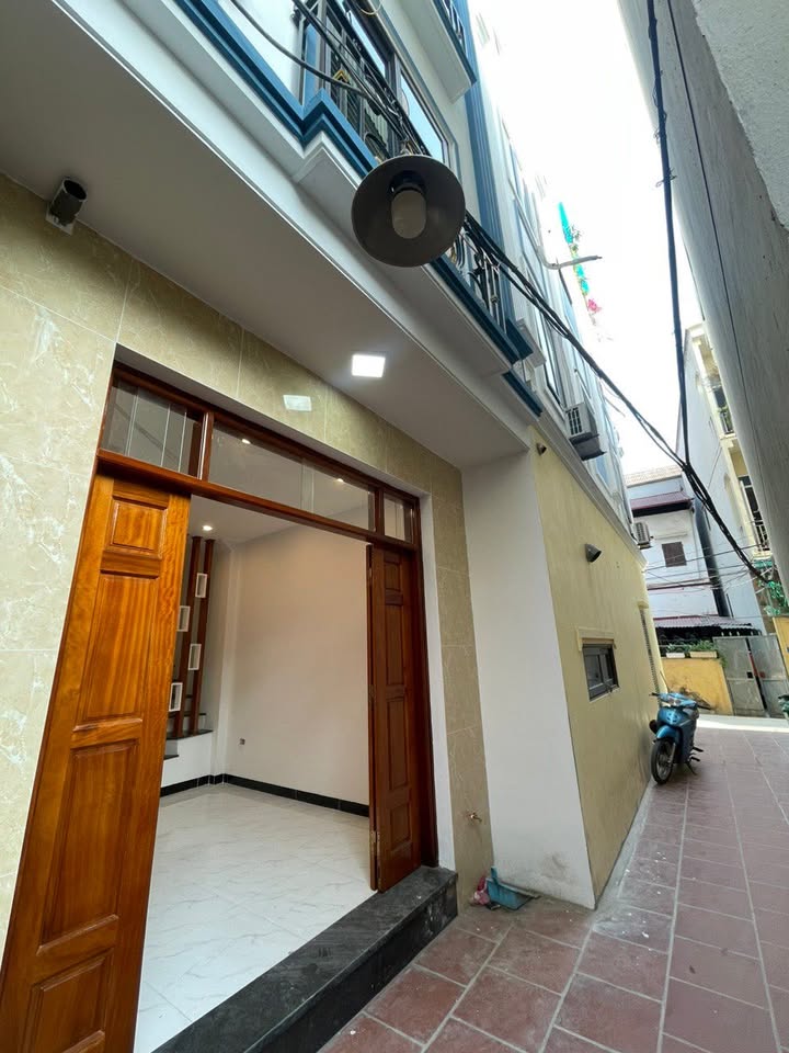 Nhà Phố 4 Tầng Trung Tâm Thị Trấn Phùng - 3.95 Tỷ