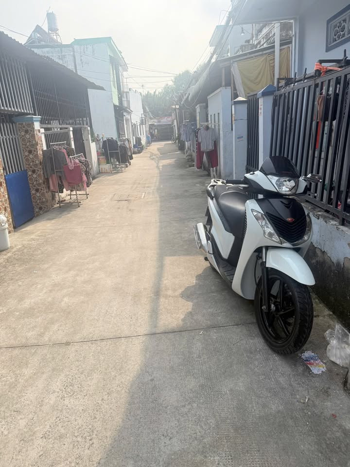 Nhà Long Hậu 78m² giá 2.45 tỷ - Sổ hồng sẵn, hẻm ô tô!