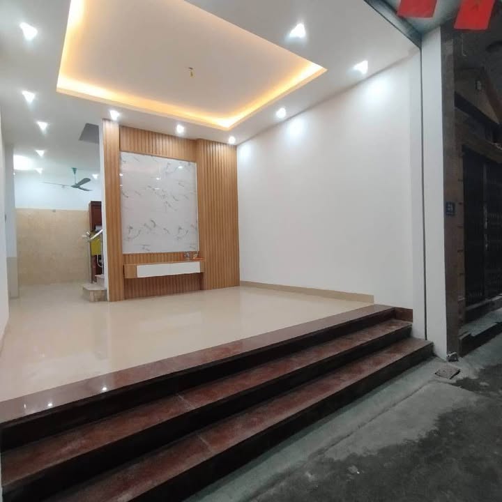 Nhà Cầu Giấy 44m² 4 Tầng - Kinh Doanh/Cho Thuê Tốt - 10 Tỷ