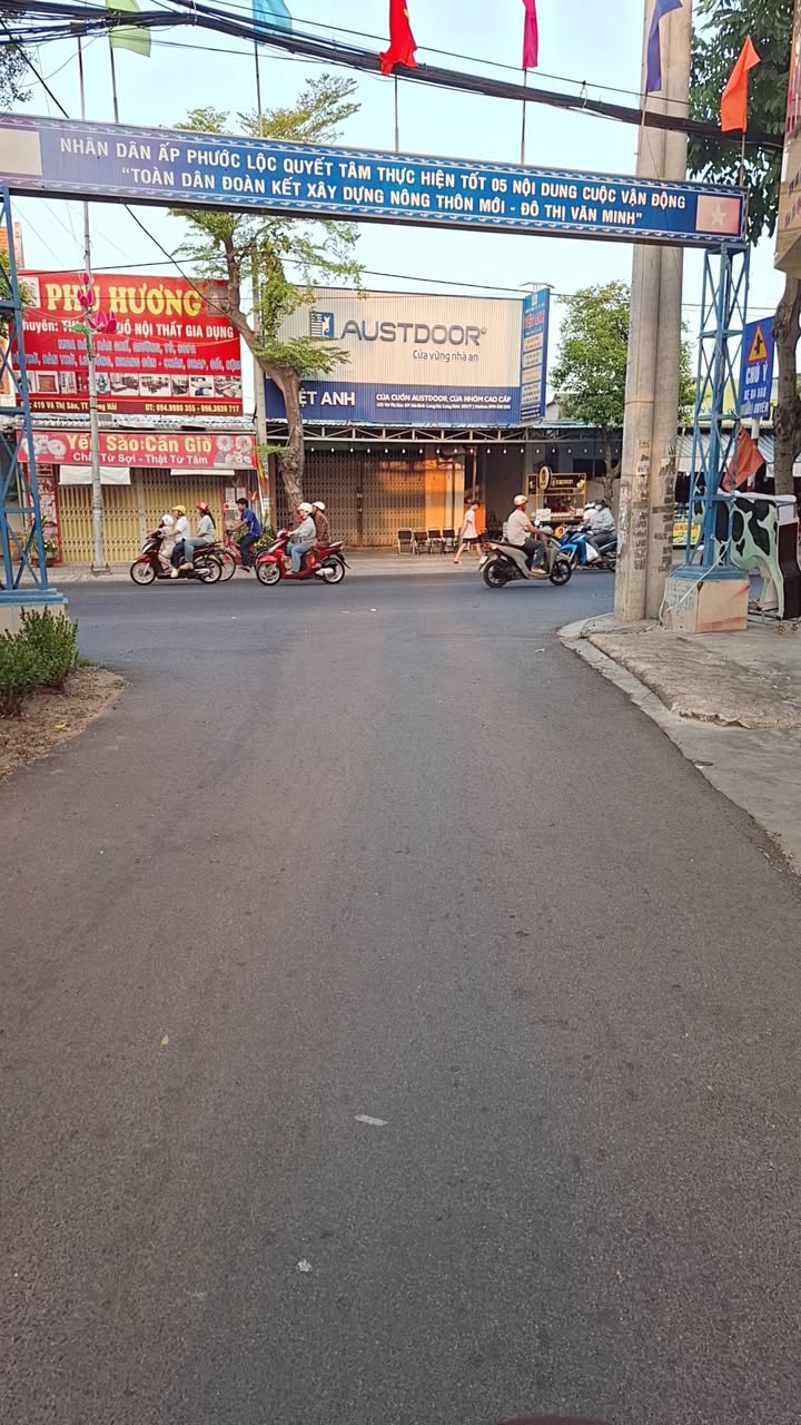 Nhà Mặt Tiền Long Hải 169m² - Vị trí Đắc Địa, Kinh Doanh Ngay!