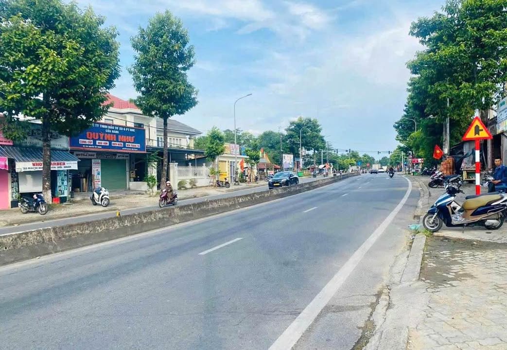 Nhà Phố Nguyễn Tất Thành, TP Huế 88m² giá 3 tỷ - Mặt tiền kinh doanh đắc địa!