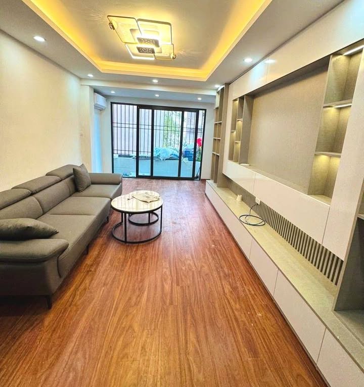 Bán Căn Hộ Tập Thể Bạch Mai 112m² - Lô Góc Thoáng Sáng - 3PN Giá 5.5 Tỷ