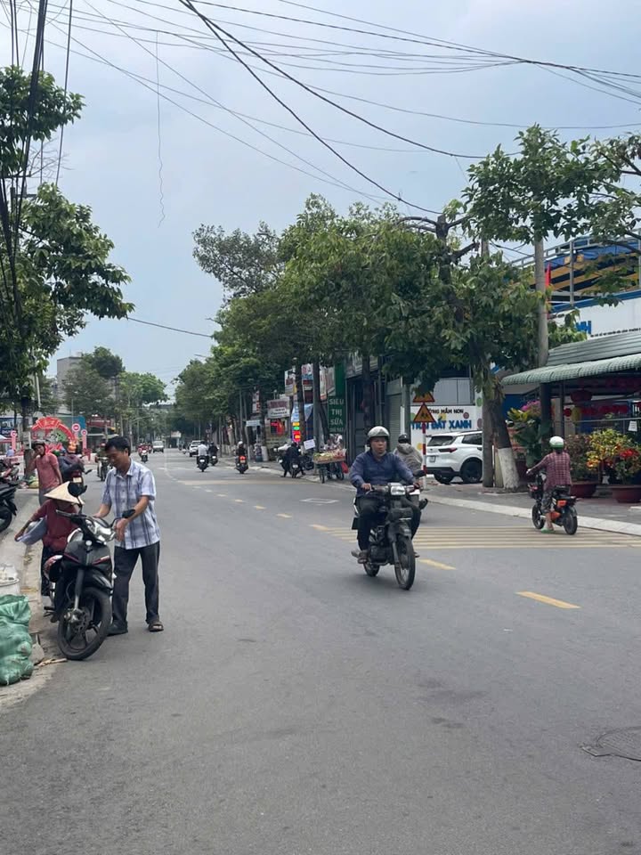 Nhà Mặt Tiền KD VIP Nguyễn Hữu Cảnh, Dĩ An - 68m² - 4.8 Tỷ