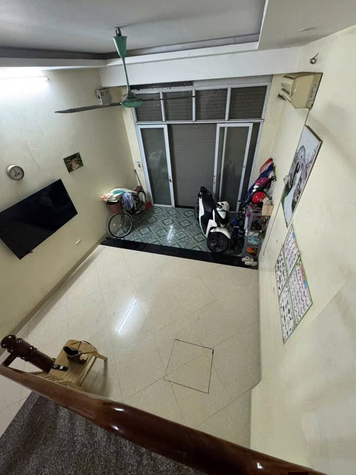 Nhà 4 Tầng Tây Mỗ, 41m² - Ô tô Đỗ Gần, Ngõ Thông Rộng, Full Nội Thất