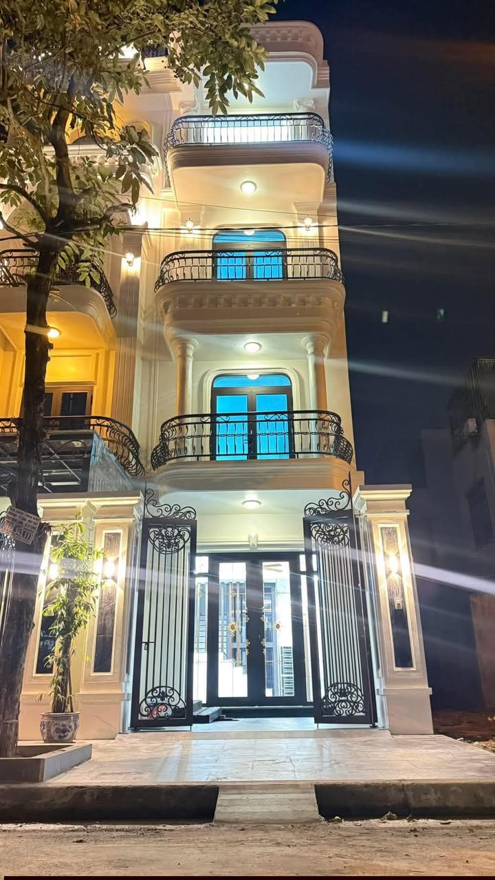 Nhà 4 Tầng Thang Máy 80m² Bãi Vượt, Nam Định - Giá Hơn 5 Tỷ