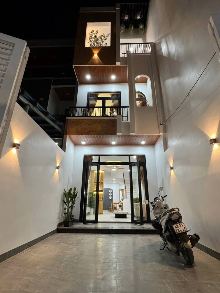 Nhà riêng Nguyễn Chánh 87m² - Ô tô vào tận nhà, full nội thất!