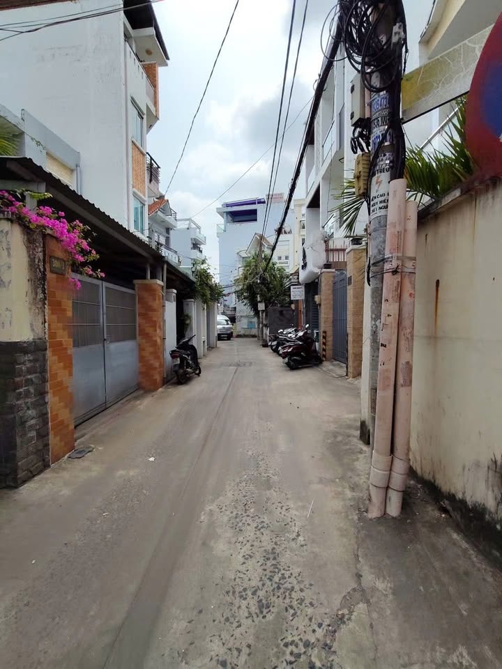 Nhà 2 Tầng Ngô Tất Tố, Bình Thạnh - 47m² Vuông Vức, Giá 5 Tỷ