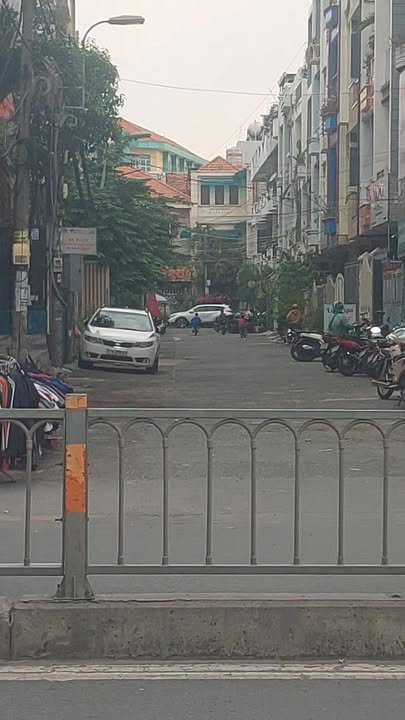 Nhà Riêng Phan Văn Trị 64m² - Ô tô vào tận nhà, Bán Gấp!