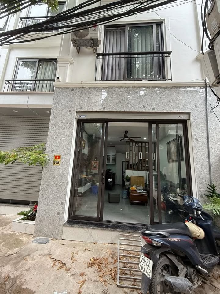 Nhà riêng Cự Khối Long Biên 30m² - Sẵn sàng ở ngay!