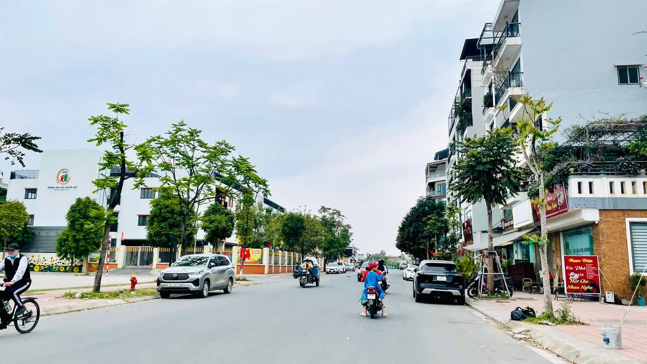 Bán Đất Ngọc Thụy, Long Biên 60m² - Vỉa Hè Rộng, Kinh Doanh Đỉnh Cao