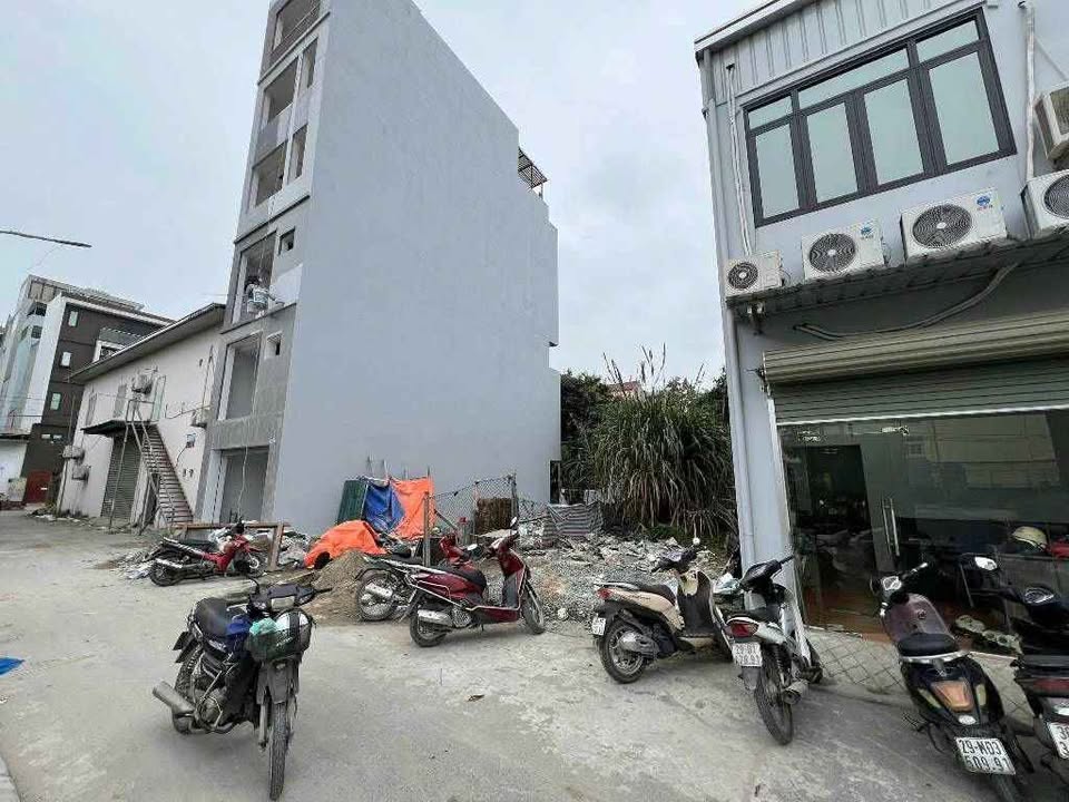 Nhà Mặt Tiền Kinh Doanh 45m² Hoài Đức - Vỉa Hè, Gần Trường Phenikaa, 8.5 Tỷ