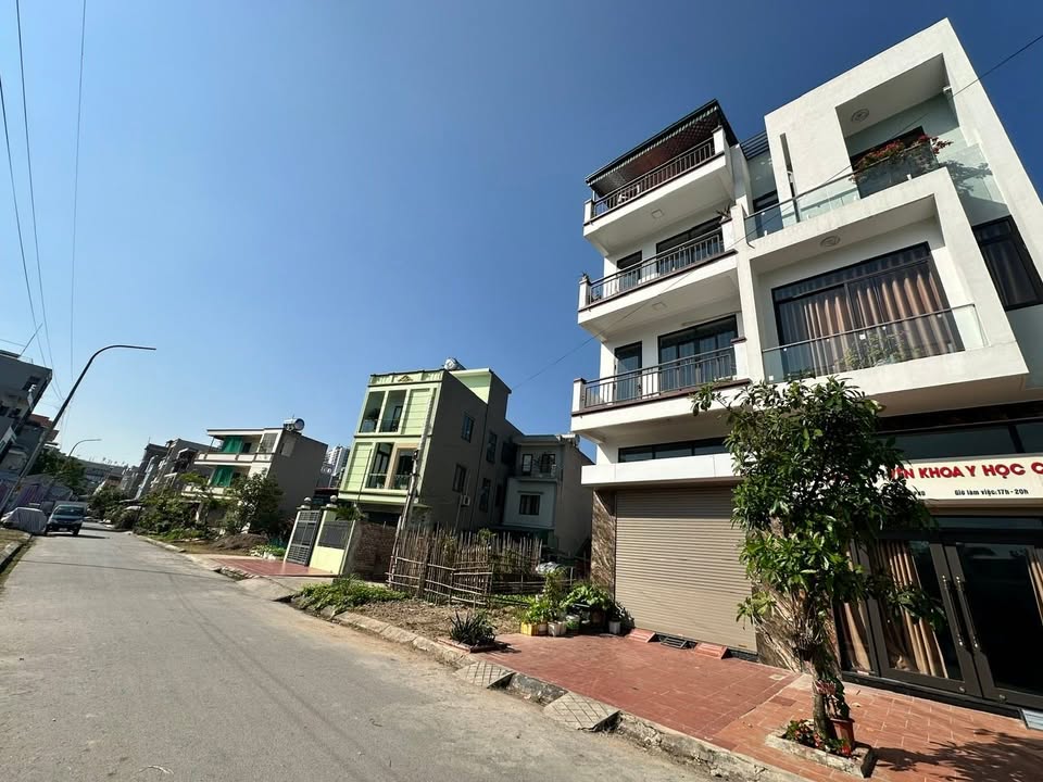 Nhà riêng Hạ Long 71m² 6.5 tỷ - Ô tô vào tận nhà, sổ đỏ trao tay!