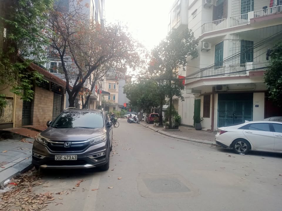 Đất Vàng 147.2m² Mặt Tiền 9.2m Ngõ 172 Phú Diễn, Ô tô Tránh, Gần ĐH Tài Nguyên