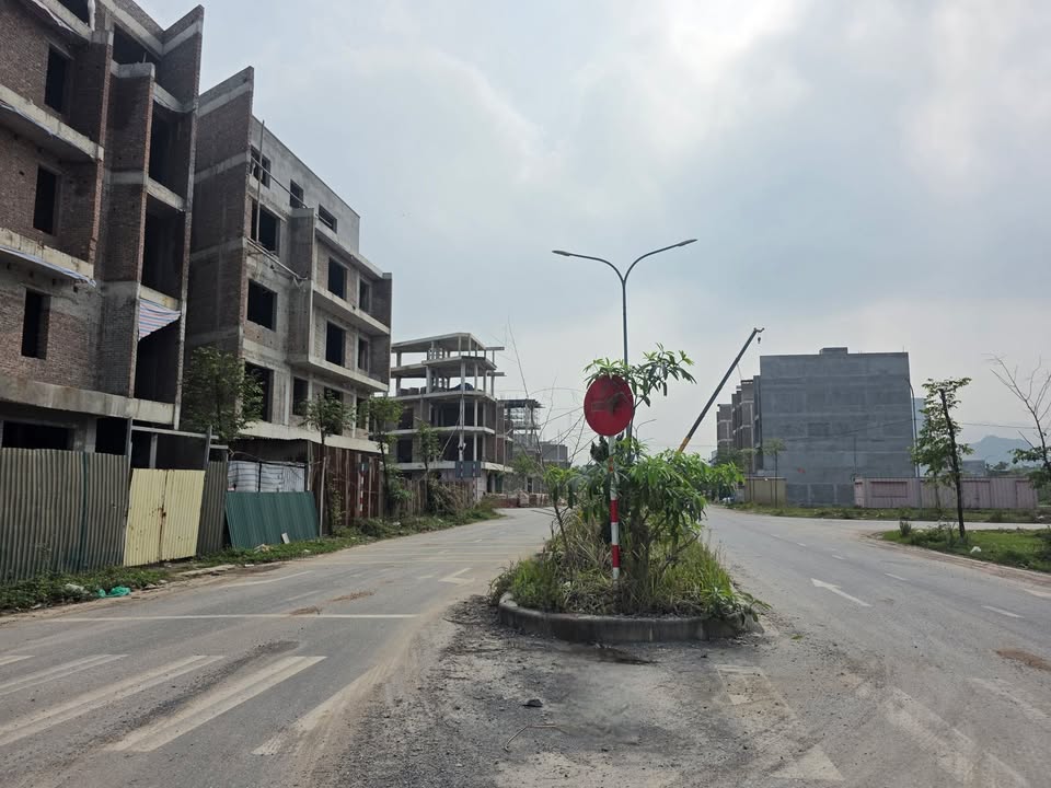 Đất Mặt Đường Đôi Tây Phù Vân, Hà Nam - 120m² Hướng Bắc, Giá Tốt