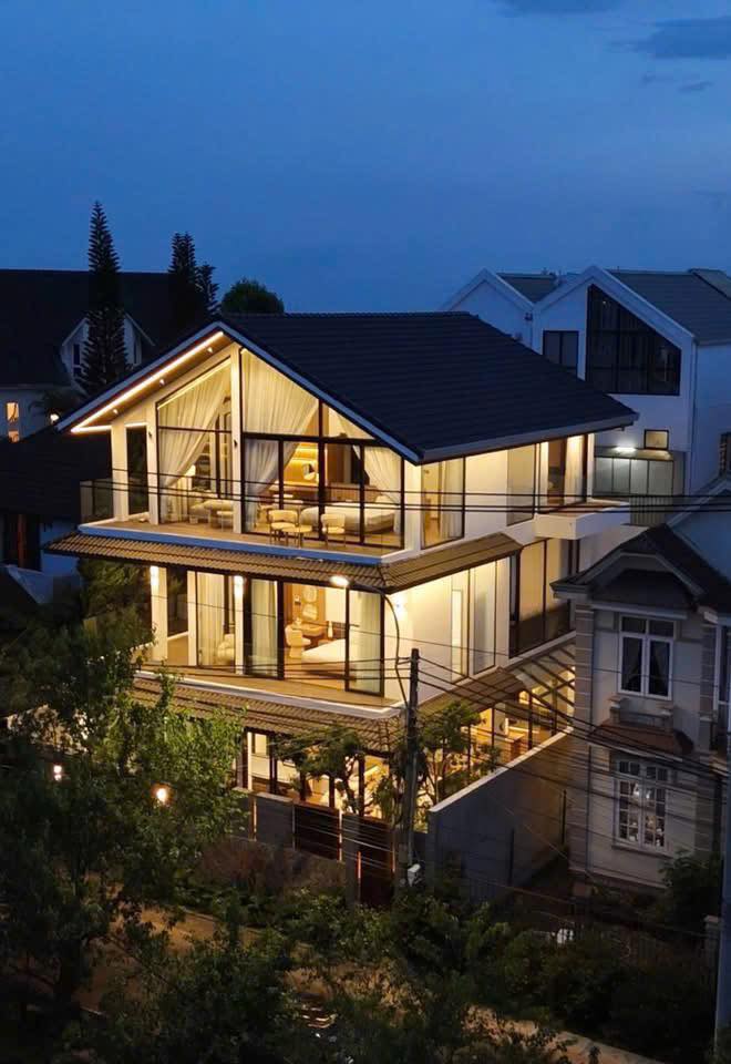 Villa Đà Lạt 5PN View Nhà Lồng - Sân Vườn Chill, Bàn Bida Đỉnh Cao