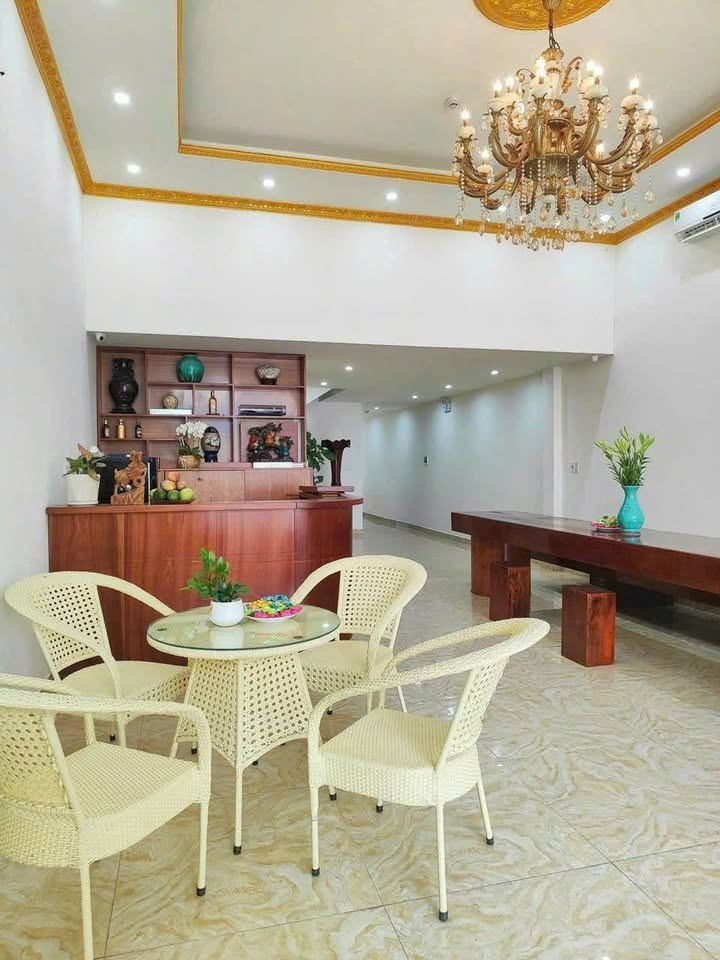 Cho thuê nhà mặt tiền Hùng Vương, Đồ Sơn - 165m² 7 tầng kinh doanh sầm uất