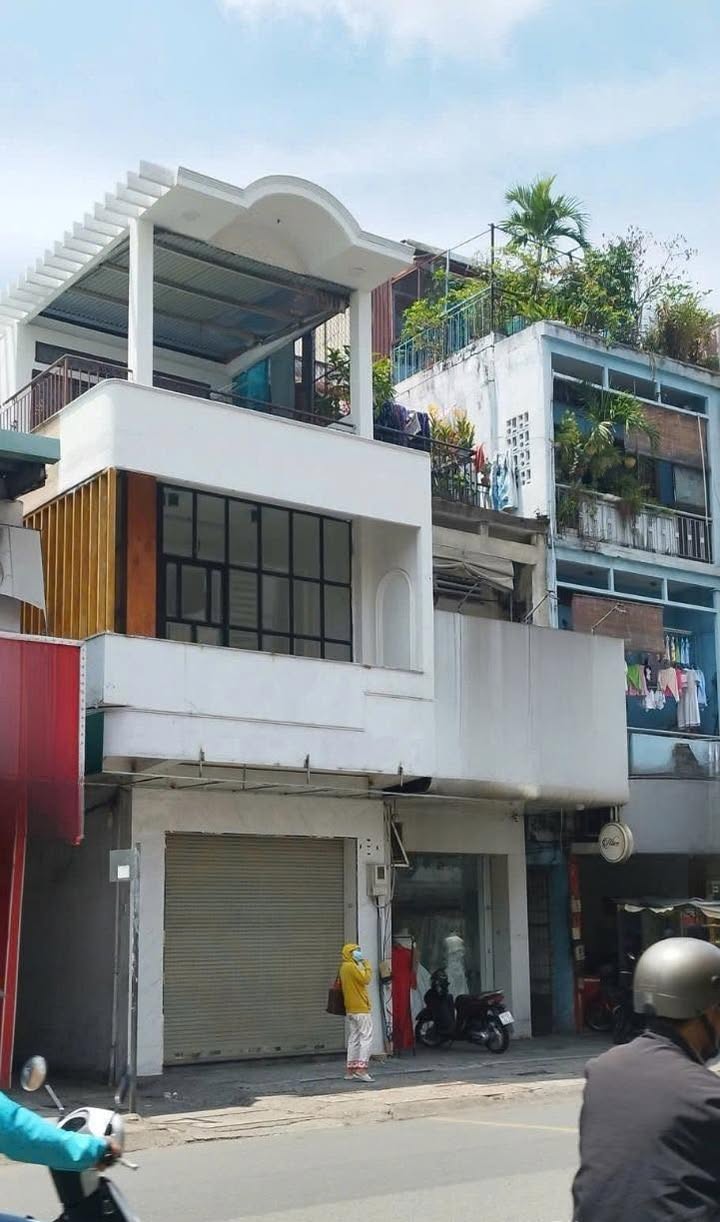 Nhà Phố CMT8 Tân Bình 64m² - Mặt tiền kinh doanh sầm uất!