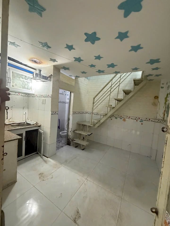 Nhà cho thuê Phường Hiệp Thành, Quận 12 - 12m² - Giá 2.8 triệu/tháng