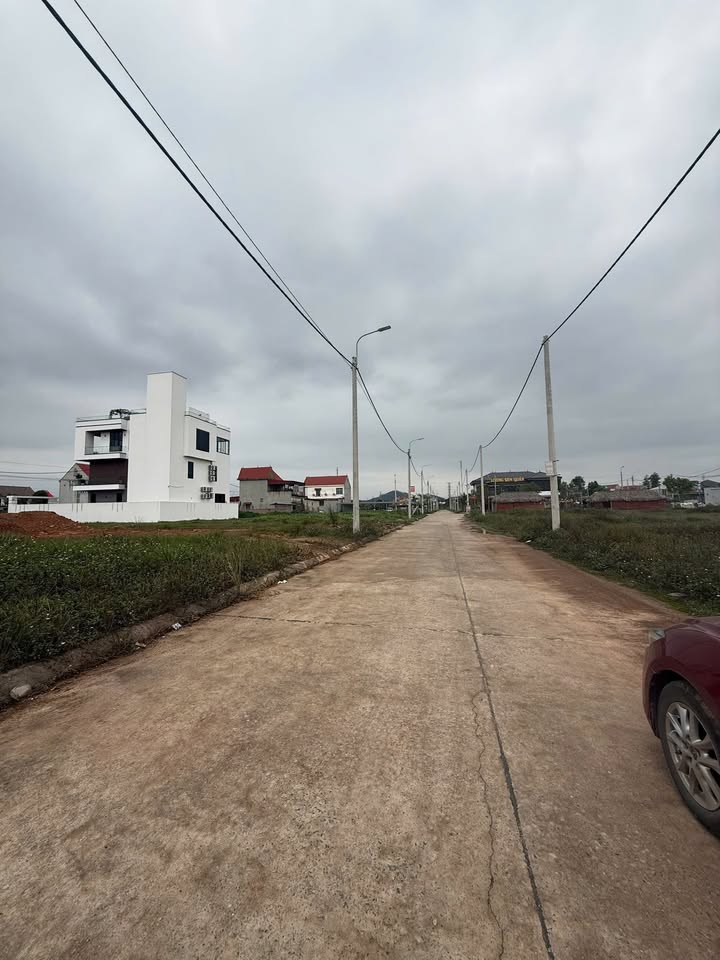 Đất đấu giá Hồng Tiến Phổ Yên 120m² - Sẵn sàng xây nhà, giá chỉ 2.x tỷ