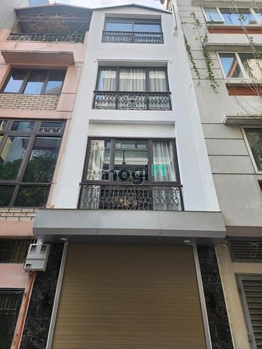 Nhà Riêng Đống Đa 44m² 20 tỷ - Ô Tô Vào Tận Nhà, Full Nội Thất!