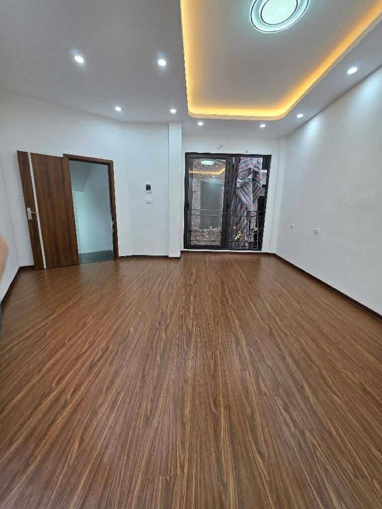 Nhà Phố Hào Nam 45m² 5 Tầng - 2 Mặt Thoáng, Ô Tô Tránh 30m, Về Ở Ngay