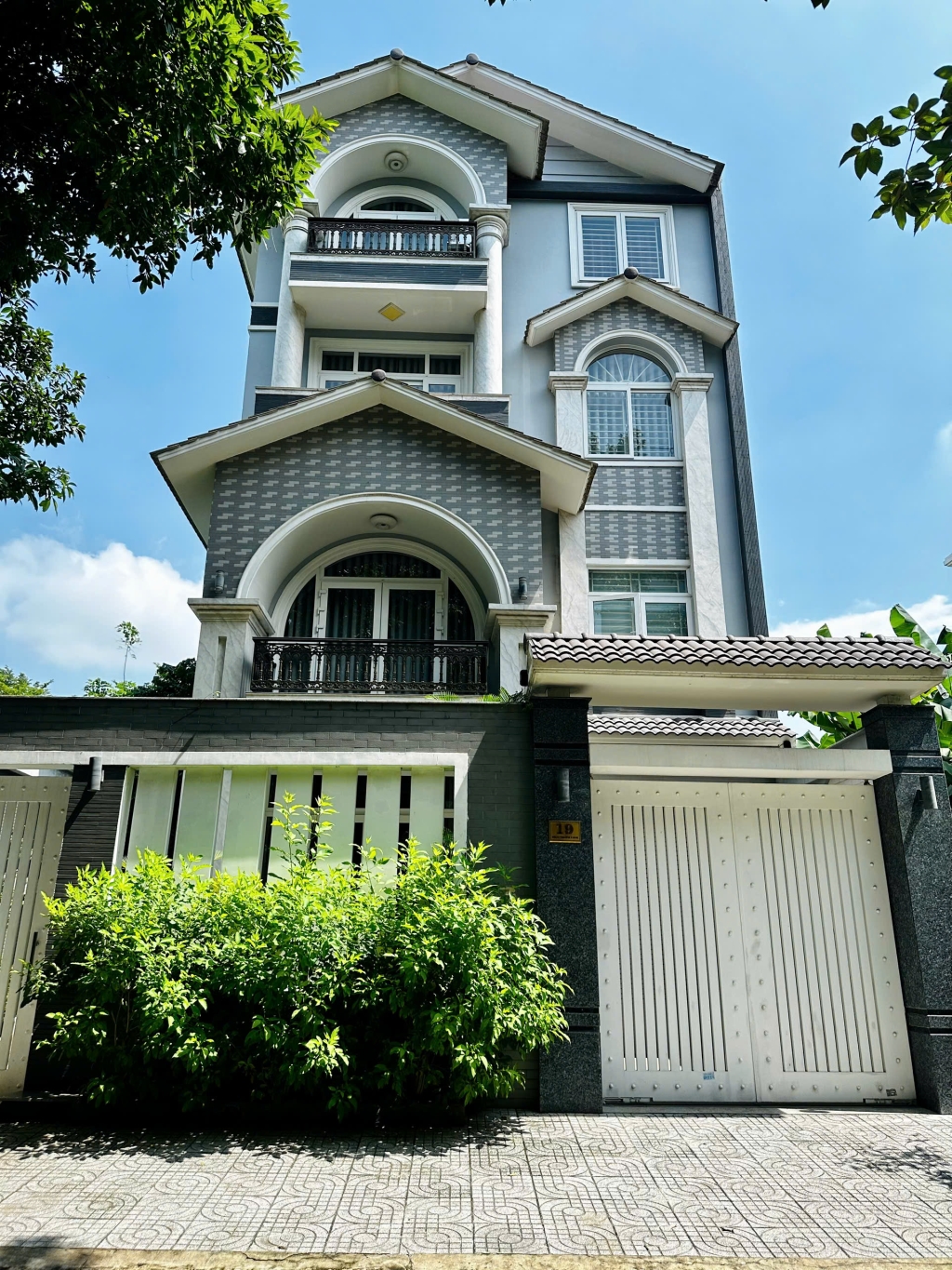 Nhà Mặt Tiền An Phú, Thủ Đức - 116m² - Giảm Sốc 3 Tỷ, Chỉ Còn 26 Tỷ