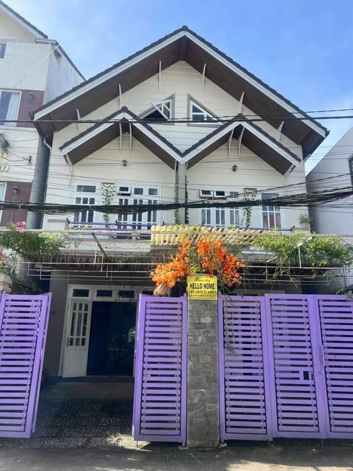 Cho thuê nhà đường Hai Bà Trưng, La Gi - 4PN, Sân xe hơi, Giá 12 Triệu/Tháng