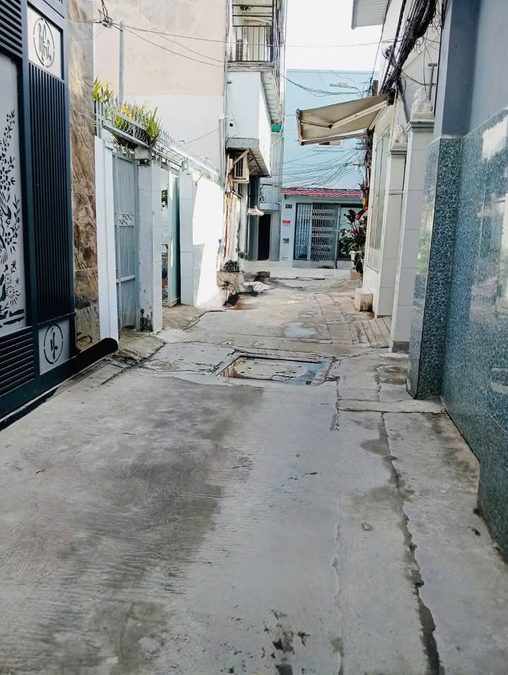 Nhà Nở Hậu Hẻm Thông Nguyễn Văn Linh Q7 - 5.59 Tỷ