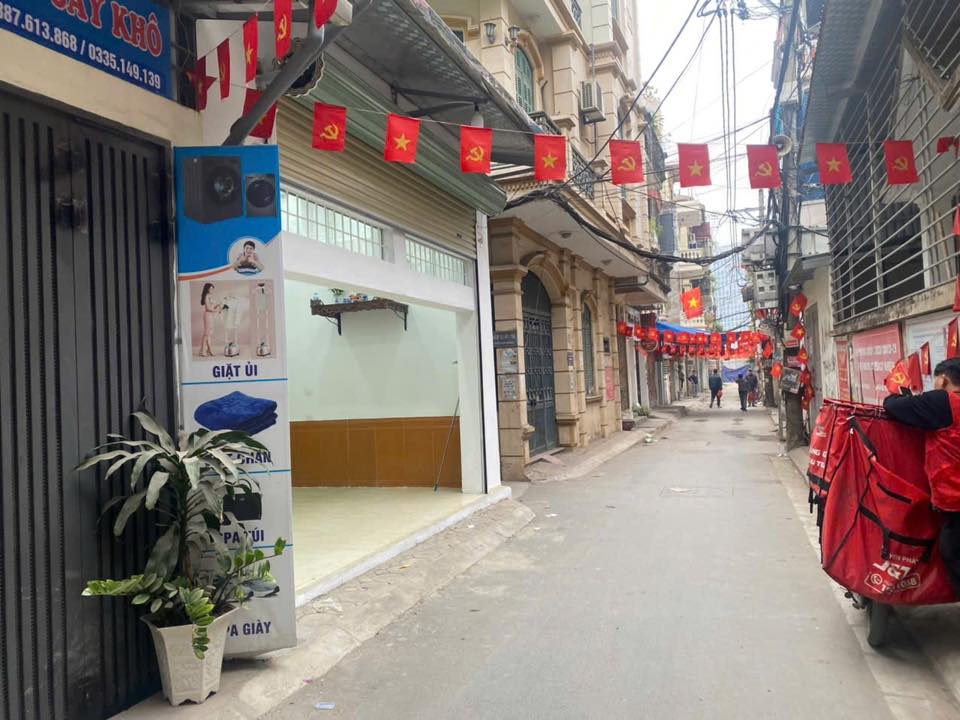 Nhà cấp 4 Hoa Bằng, Cầu Giấy 40m² - Ô tô vào tận nhà, kinh doanh ngay!
