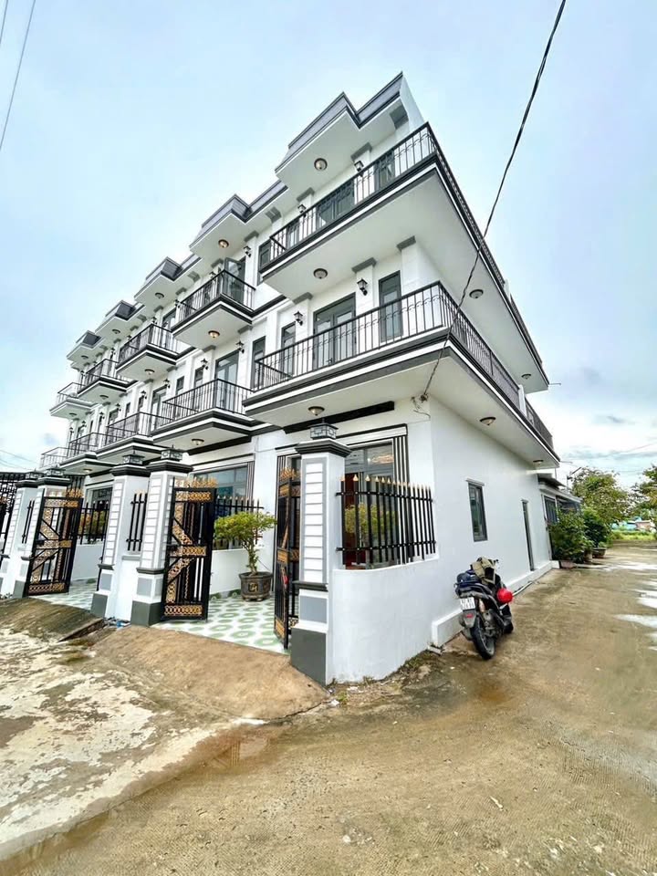 Nhà Phố Xã Phước Hậu Cần Giuộc 90m² - Ô tô vào tận nhà!