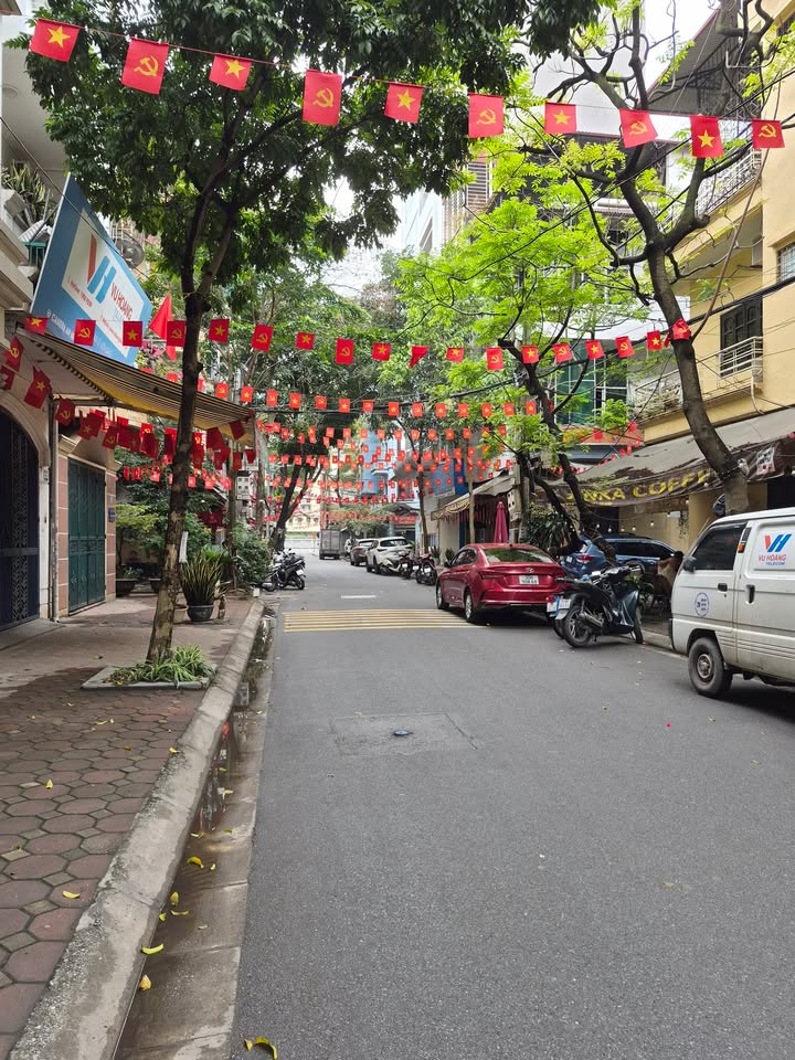 Bán nhà Lô góc Kim Đồng, 61m² x 4 tầng, Kinh doanh đỉnh, Ô tô tránh