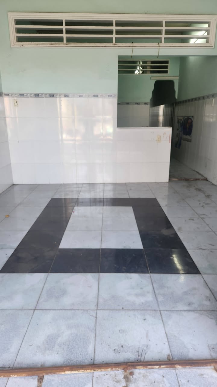 Nhà Mặt Tiền Hồ Văn Nhánh, Mỹ Tho - Kinh Doanh Sầm Uất, Giá 6 Triệu/Tháng