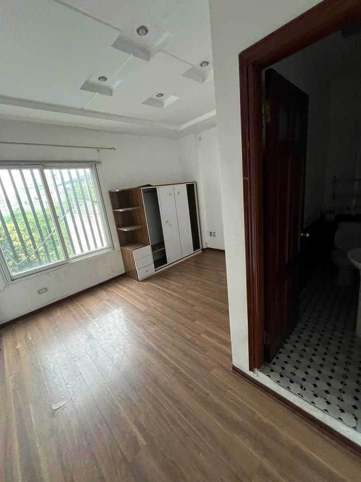 CHDV Nguyễn Trãi, Cầu Giấy 65m² giá 30 triệu - Ô tô vào tận nhà!