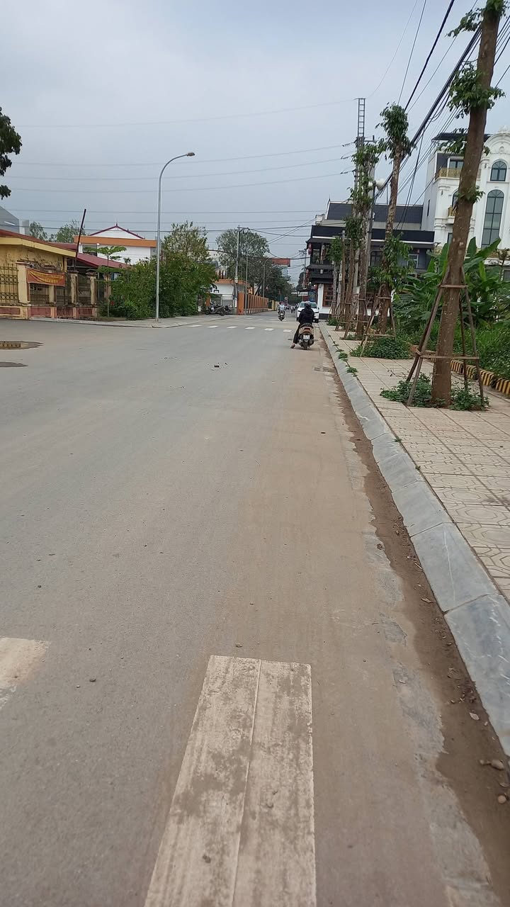 Đất thổ cư sổ riêng 43m² Đê Hiệp Thuận, Phúc Thọ - Giá 2.2 tỷ ô tô vào nhà