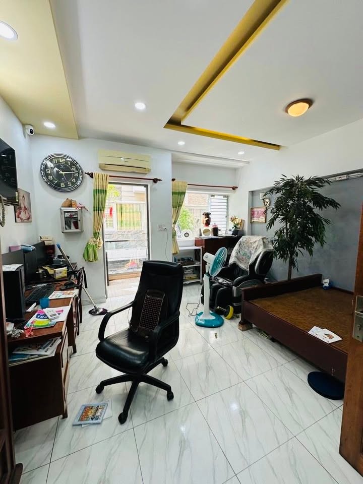 Nhà 54m² Tỉnh Lộ 10, Bình Tân - 4PN, Sổ Hồng Riêng, Giá 7.3 Tỷ